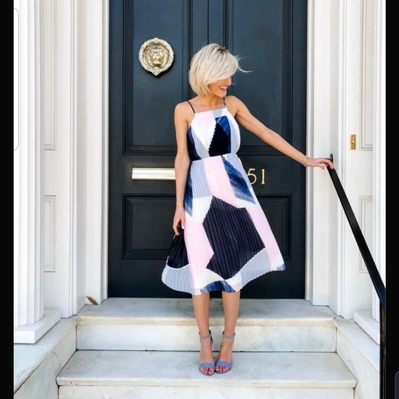 Banana Republic Dresses & Skirts - Banana Republic Colorblock Pleated Midi Dress Blue